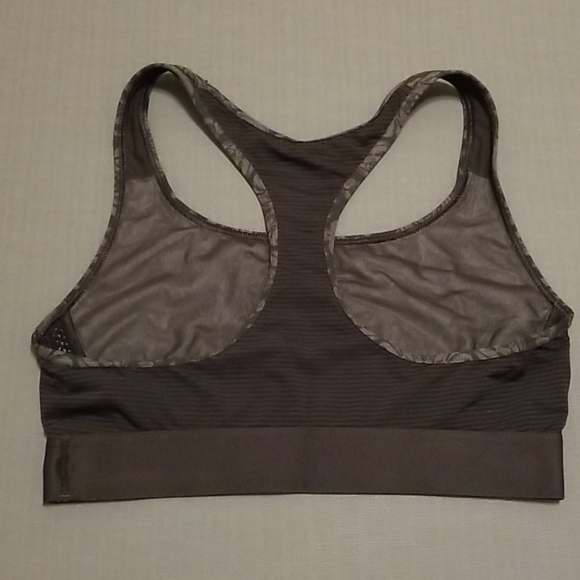 NWOT VICTORIA SECRET SPORTS BRA (sm) - Picture 3 of 4